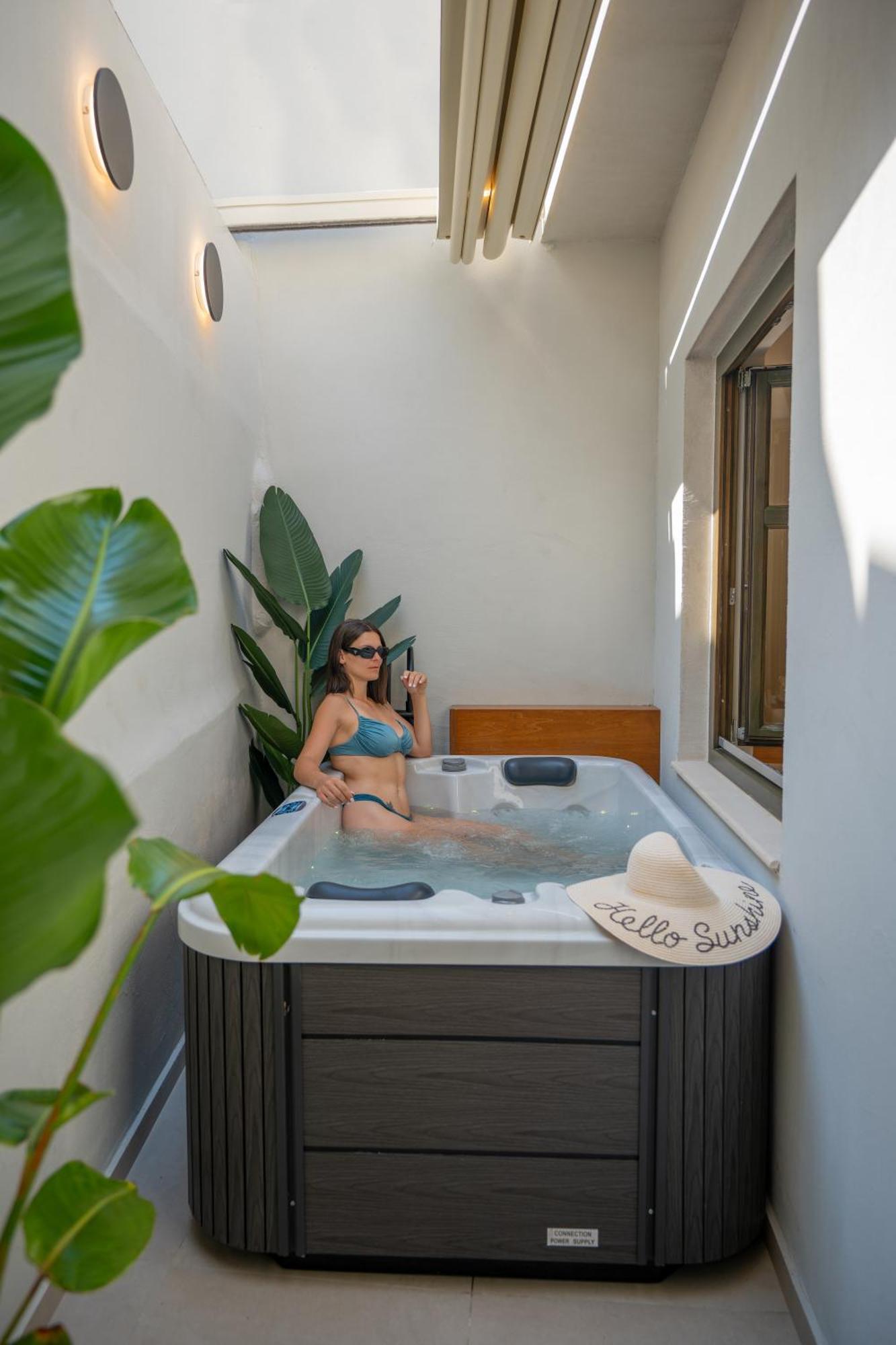 Rettimo Suites, Experience Luxury In The Heart Of Rethymno Exterior photo